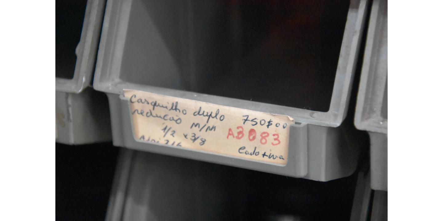 Double Cap Reduction M / M AISI 316 1/2 to 3/8 Inch